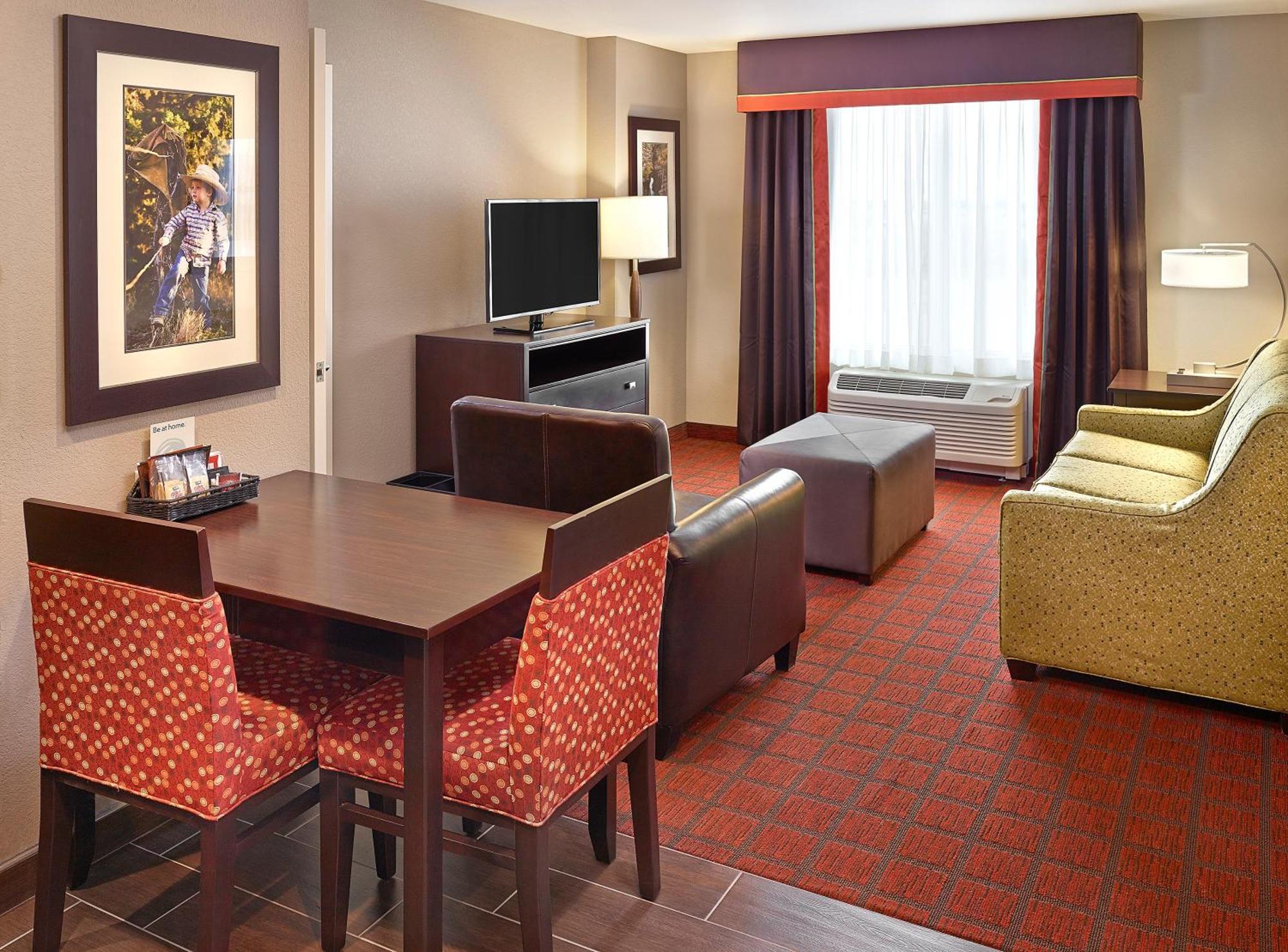 Homewood Suites Calgary Airport מראה חיצוני תמונה